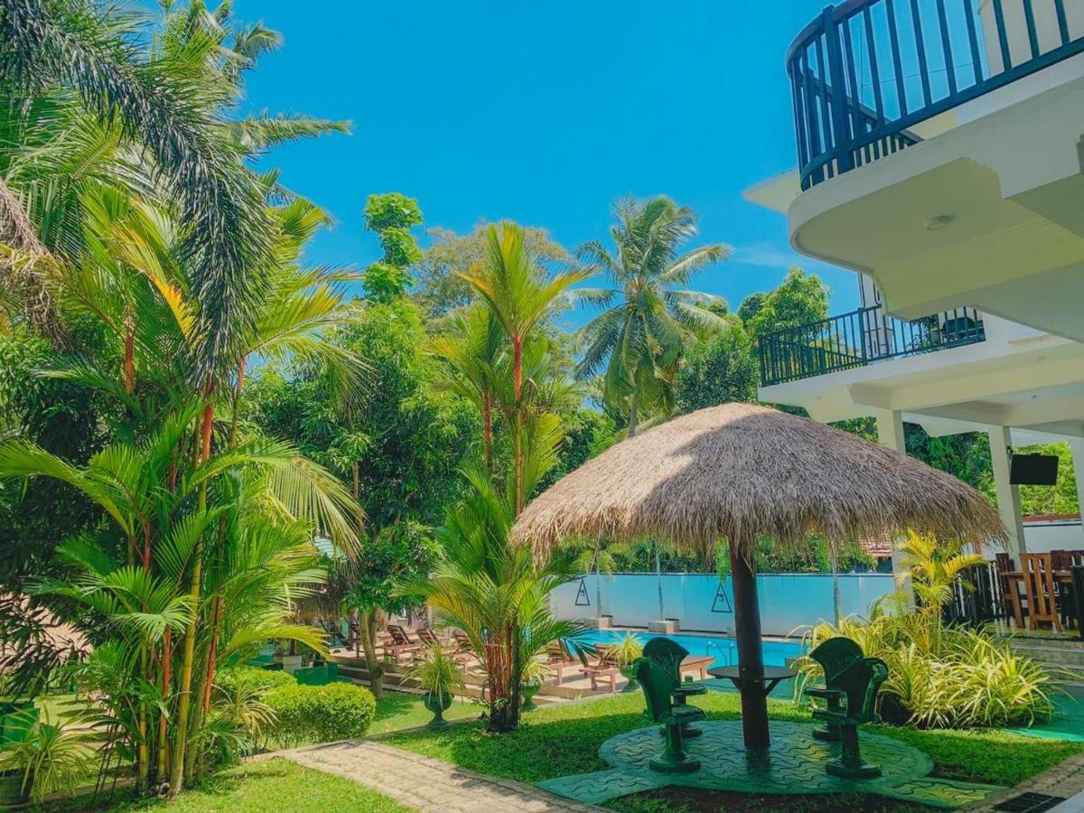 Hotel River Front Тисамахарама Екстериор снимка