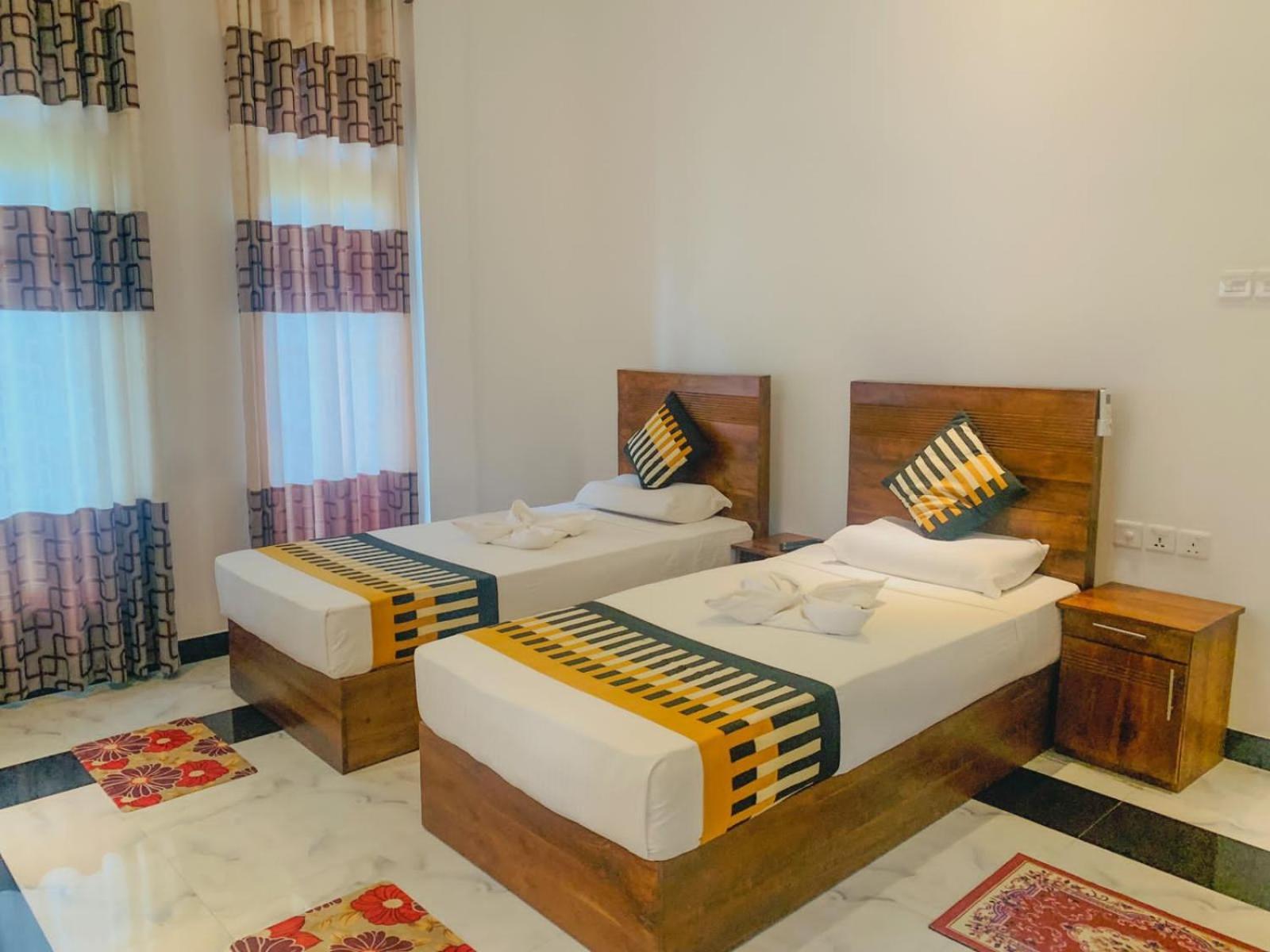 Hotel River Front Тисамахарама Екстериор снимка